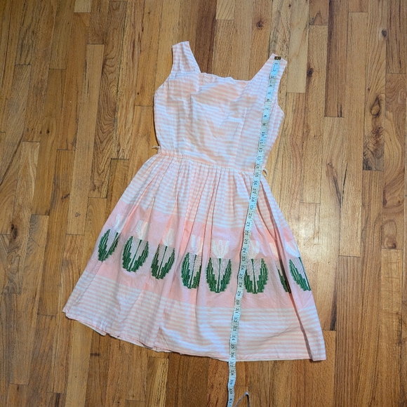 Vintage Unlabeled Pink & White Tulip Dress - Picture 1 of 7